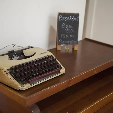 Albergue Poets *