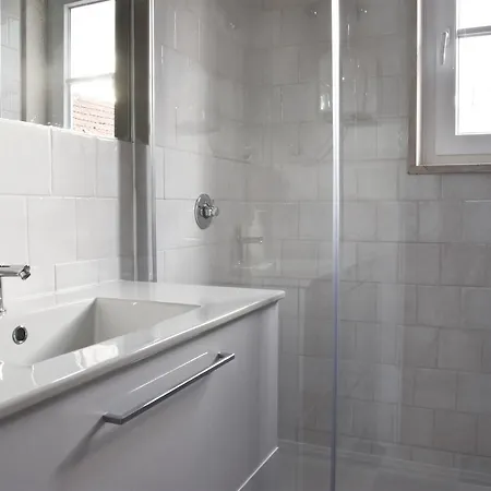 אכסניה Poets *