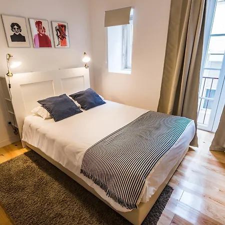 Poets אכסניה *