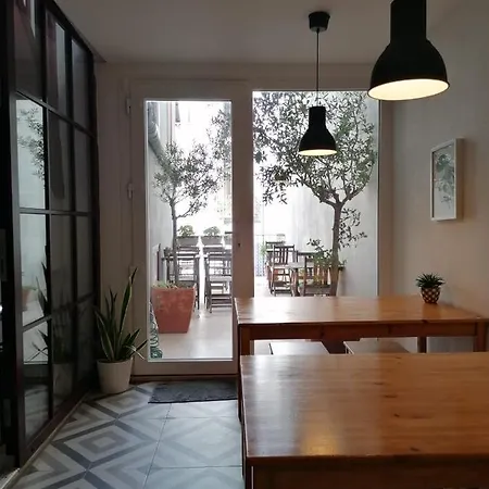 Auberge de jeunesse Poets *